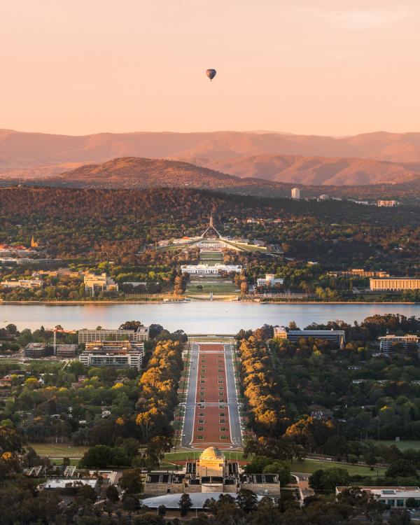 澳大利亚，堪培拉，安斯利山 ©️ Rob Mulally for VisitCanberra 版权所有